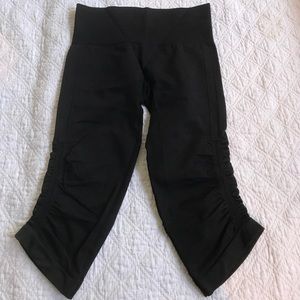 Lululemon in the flow crop 6